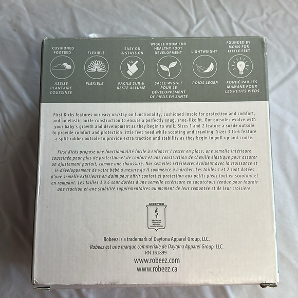 Robeez - NWT - fancy Gold Baby Shoes - Picture 2 of 2